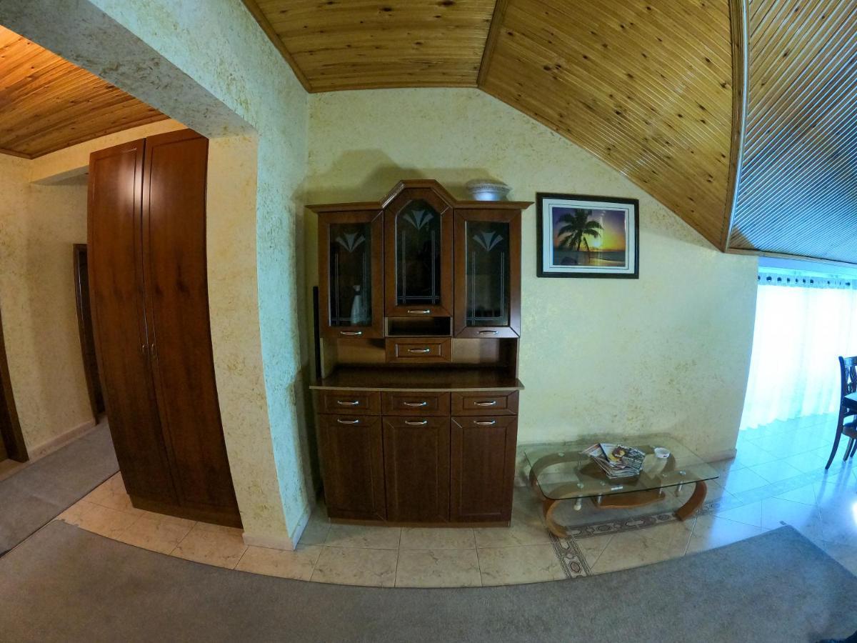 Hotel Hasmegaj Mahall' e Kryethuit ภายนอก รูปภาพ