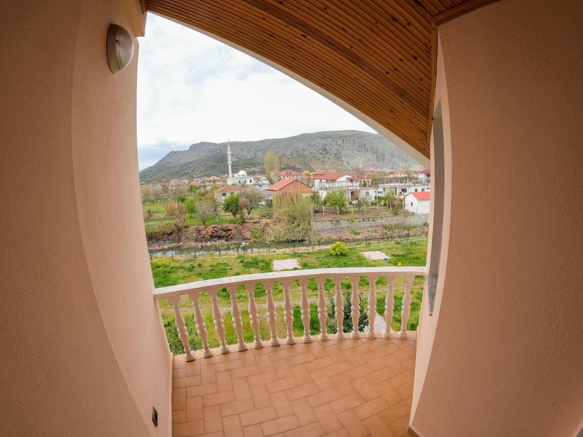 Hotel Hasmegaj Mahall' e Kryethuit ภายนอก รูปภาพ