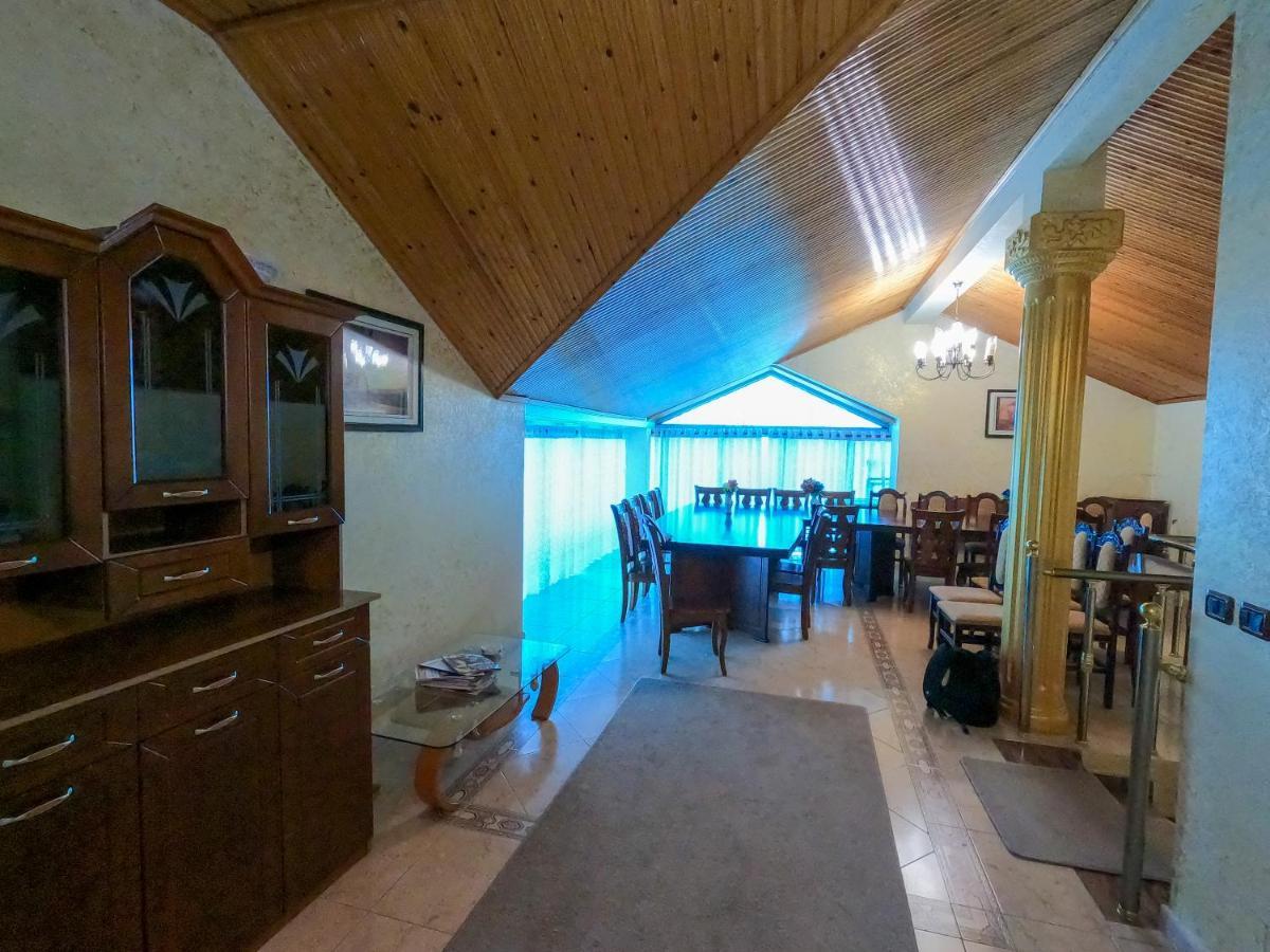 Hotel Hasmegaj Mahall' e Kryethuit ภายนอก รูปภาพ