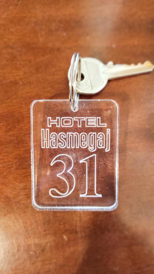 Hotel Hasmegaj Mahall' e Kryethuit ภายนอก รูปภาพ