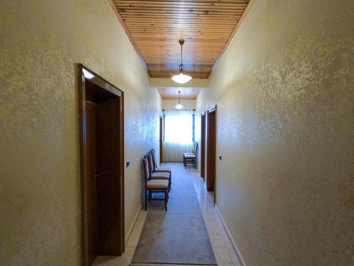 Hotel Hasmegaj Mahall' e Kryethuit ภายนอก รูปภาพ