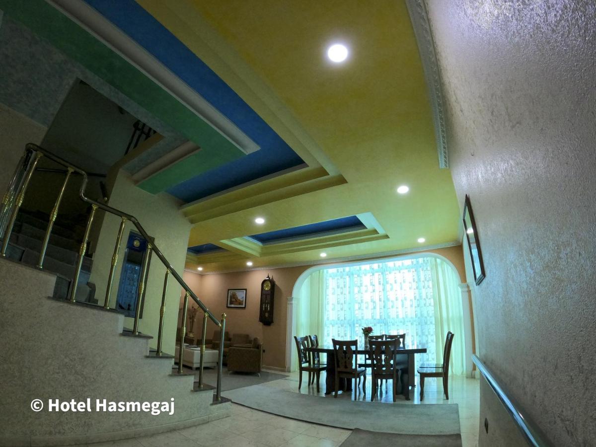 Hotel Hasmegaj Mahall' e Kryethuit ภายนอก รูปภาพ