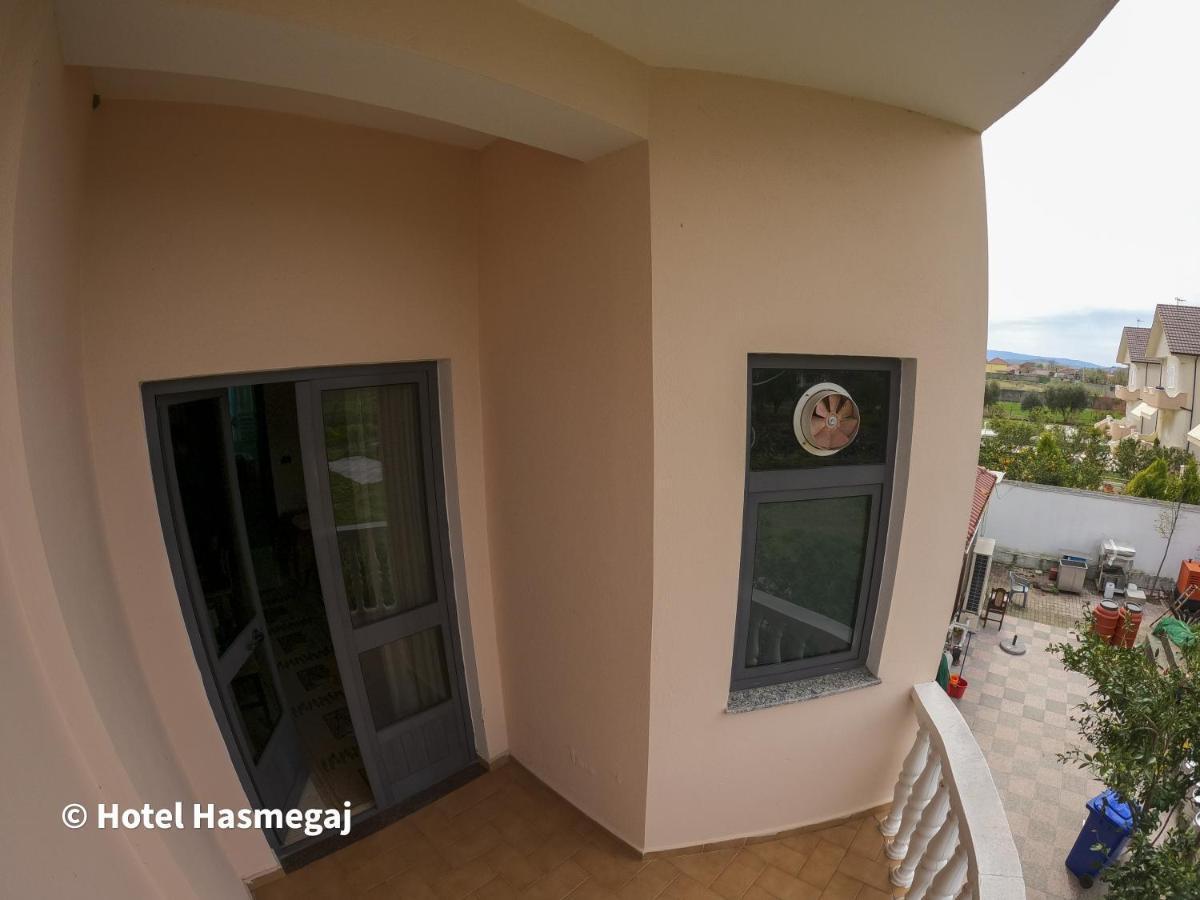 Hotel Hasmegaj Mahall' e Kryethuit ภายนอก รูปภาพ