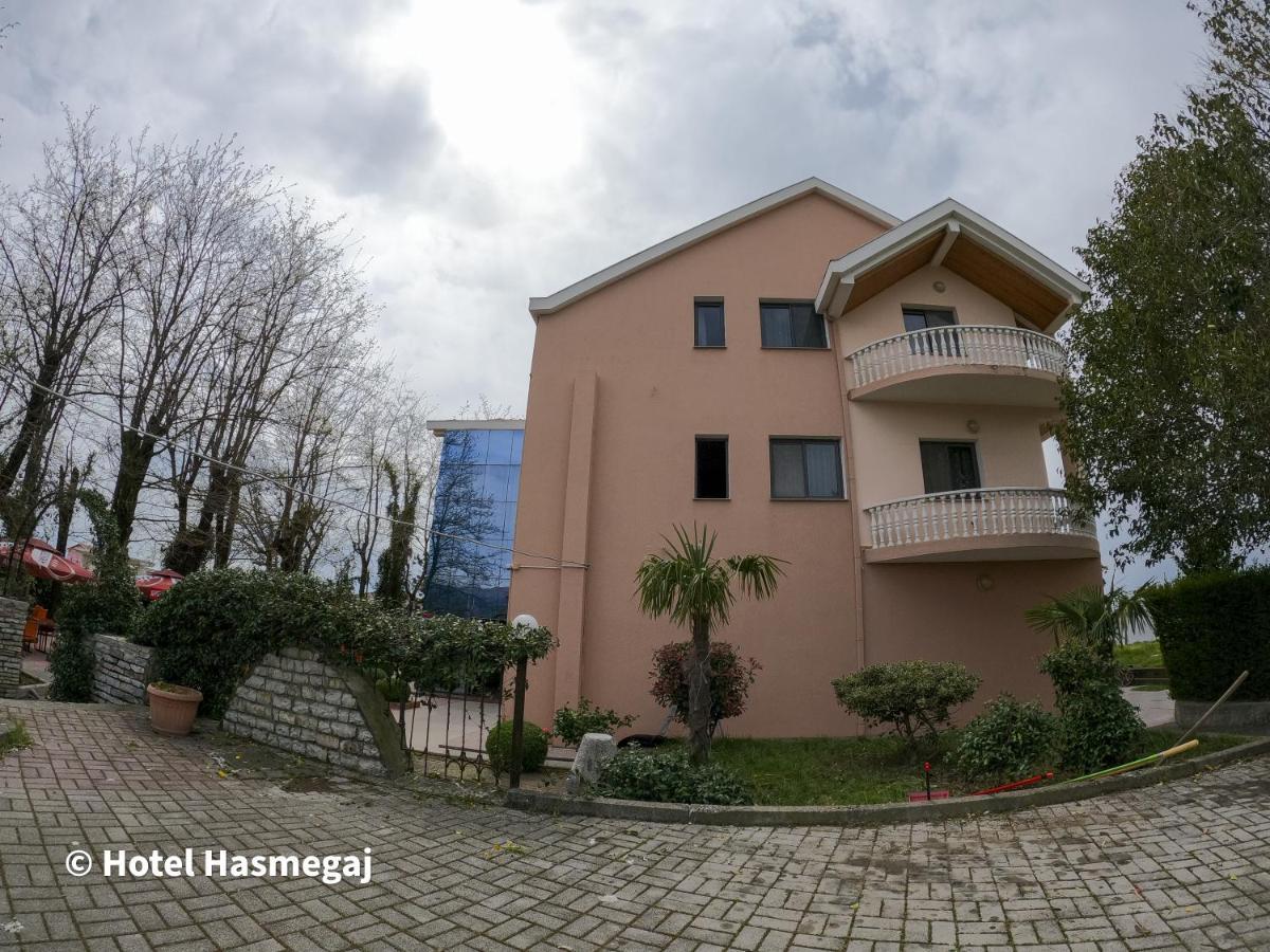 Hotel Hasmegaj Mahall' e Kryethuit ภายนอก รูปภาพ