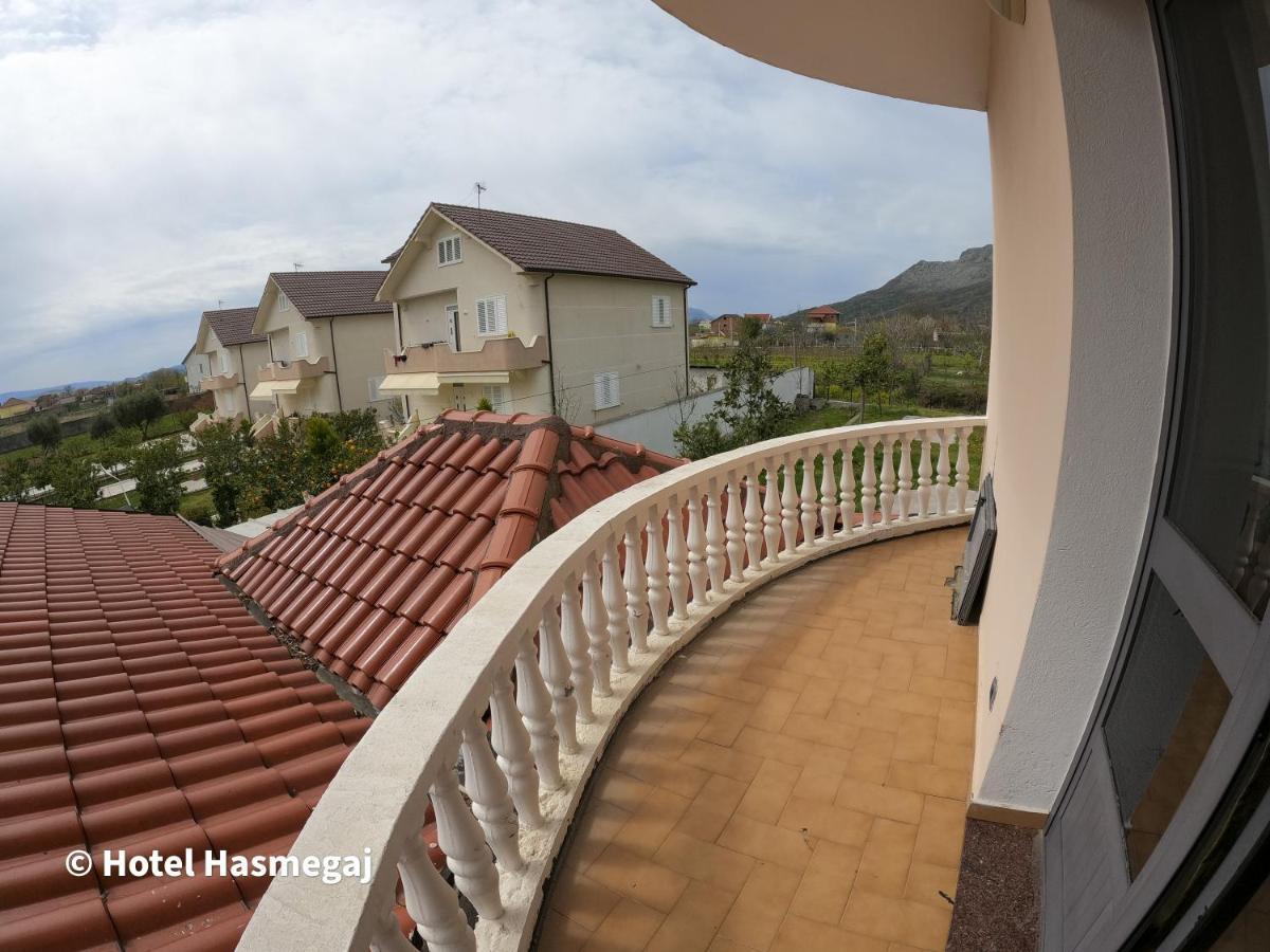 Hotel Hasmegaj Mahall' e Kryethuit ภายนอก รูปภาพ