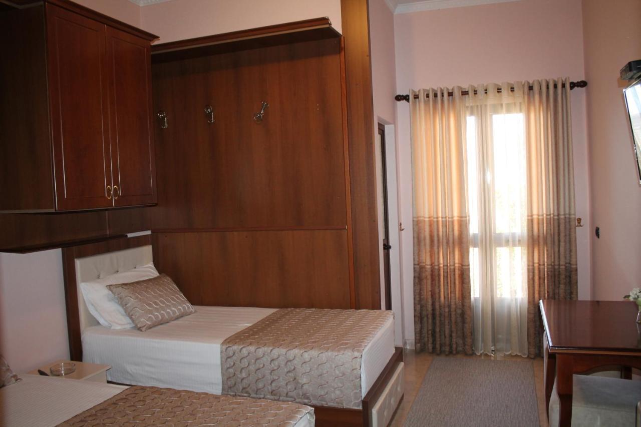 Hotel Hasmegaj Mahall' e Kryethuit ภายนอก รูปภาพ