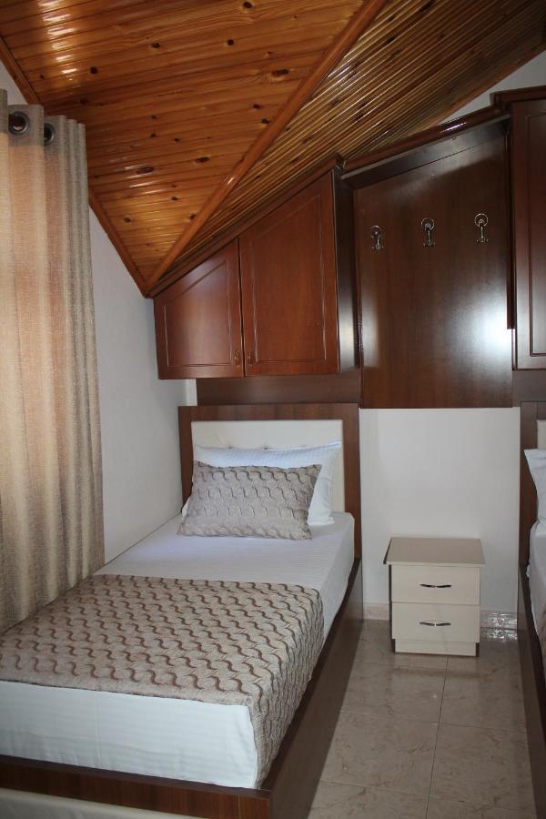 Hotel Hasmegaj Mahall' e Kryethuit ภายนอก รูปภาพ