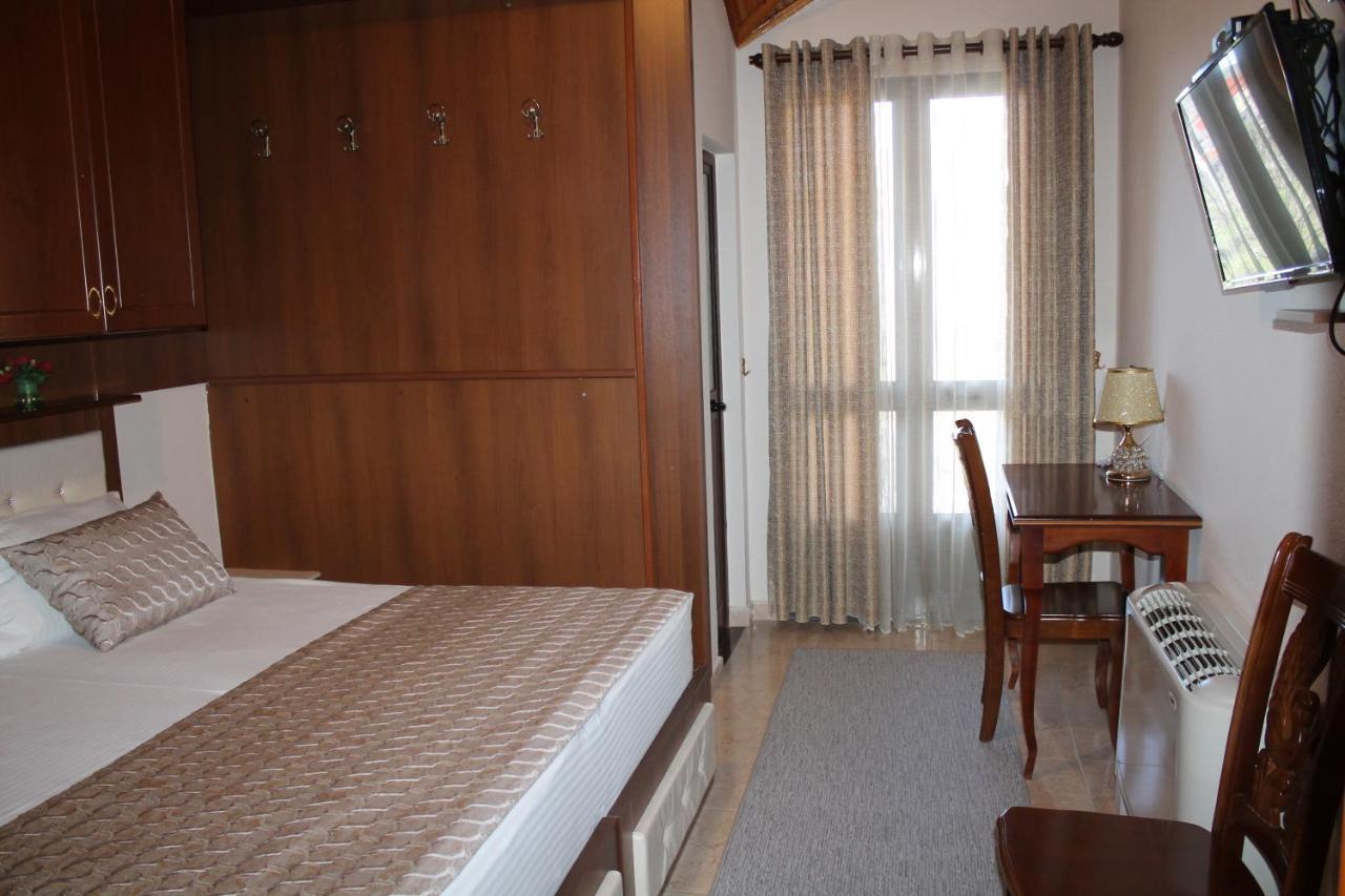 Hotel Hasmegaj Mahall' e Kryethuit ภายนอก รูปภาพ