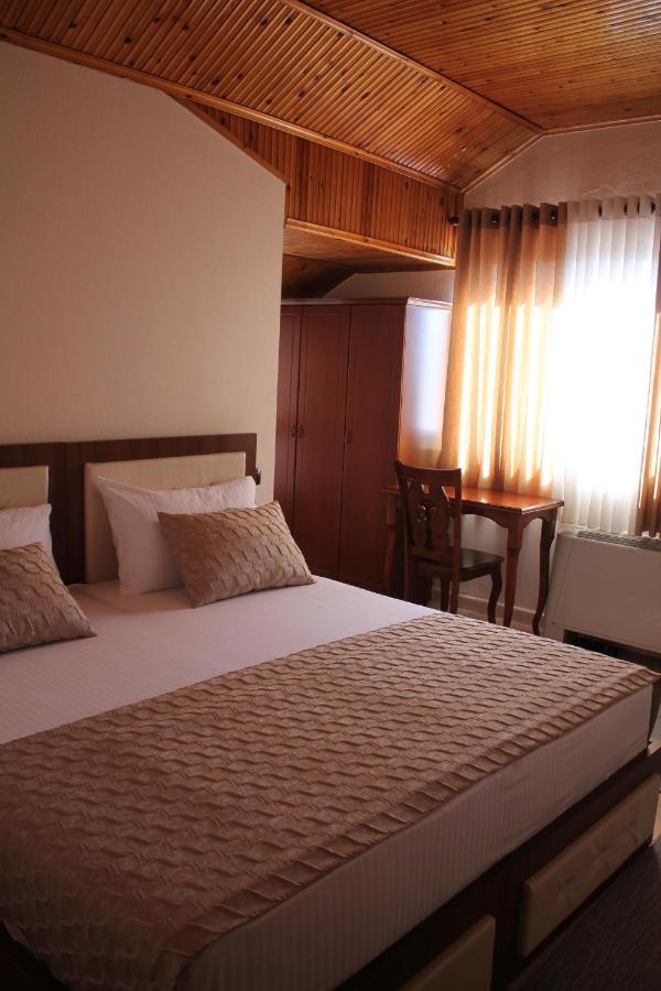Hotel Hasmegaj Mahall' e Kryethuit ภายนอก รูปภาพ